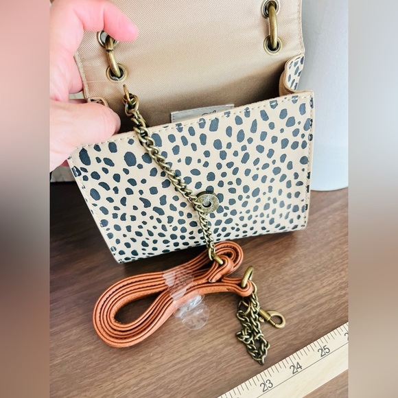 Universal Thread Bags Magnetic Flap Closure Leopard Print Mini Shoulder Handbag - Picture 11 of 13